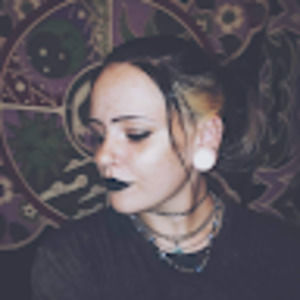 Meet your Posher, Leah